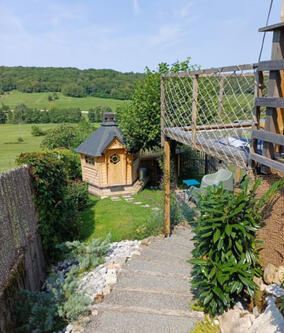 Chemin vers le grill finlandais "kota"